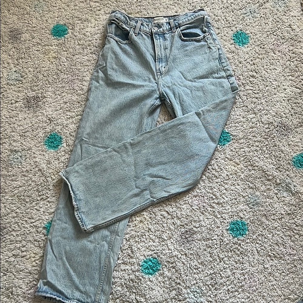 Abercrombie & Fitch The 90’s High Rise Relaxed Jean